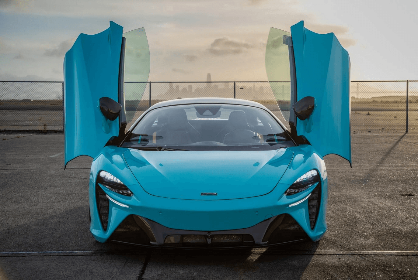 McLaren Artura TechLux